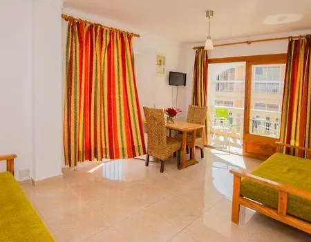 Vista Sol Cala Rajada 酒店 *